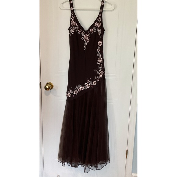 R&M Richards Dresses & Skirts - R&M Richards Gown Womens 6P Brown NWT Floral Embroidered Tulle Maxi Dress
